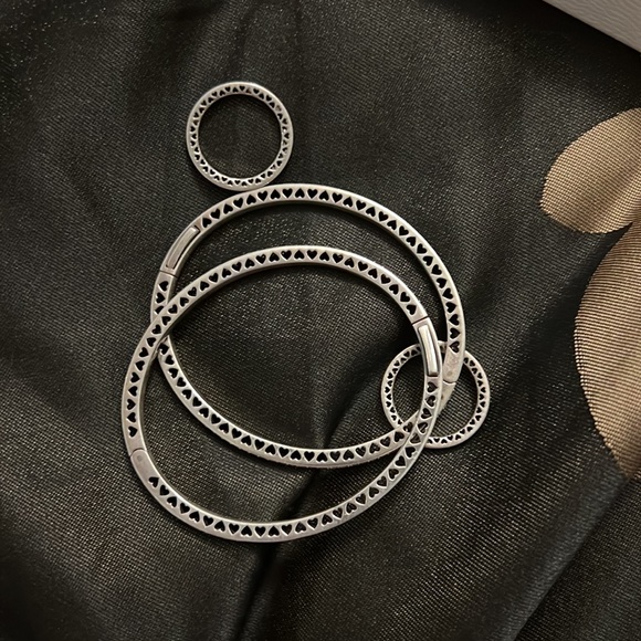 Pandora Set of 4 piece’s of bracelet and ring - Picture 8 of 11